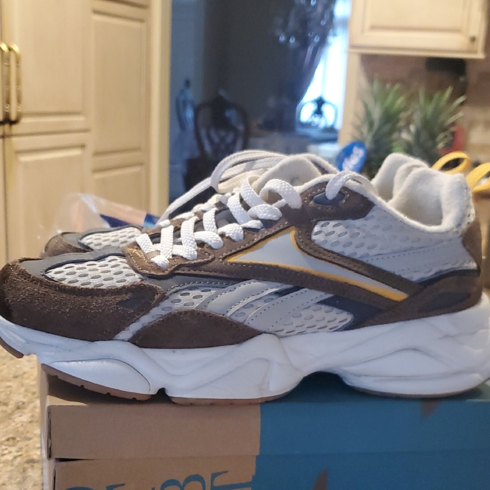 Reebok White and Brown Sneakers with Yellow Logo
